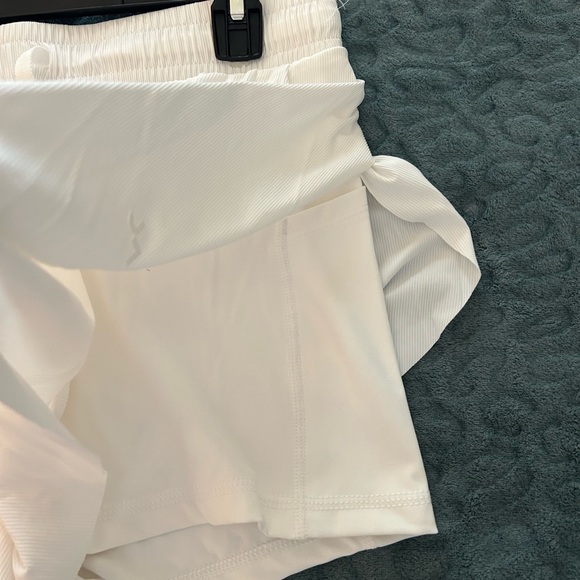 JoyLab- Game Day Shorts - Double Layer- Women's M- Pockets- White - Picture 4 of 6